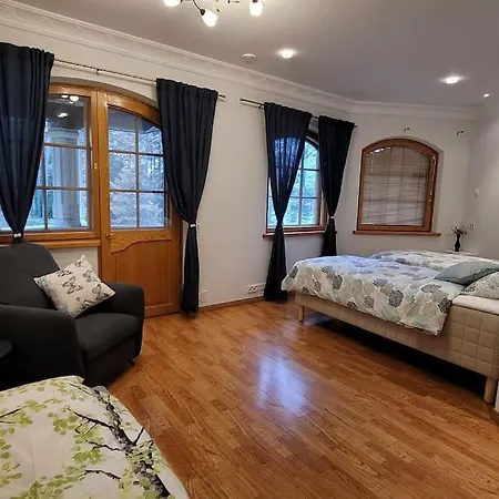 Pinecrest - Castle Style Living On Seaside *