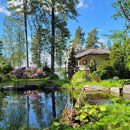 Huvilat Pinecrest - Castle Style Living On Seaside