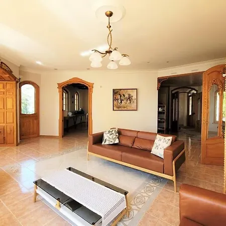 Pinecrest - Castle Style Living On Seaside Villa *