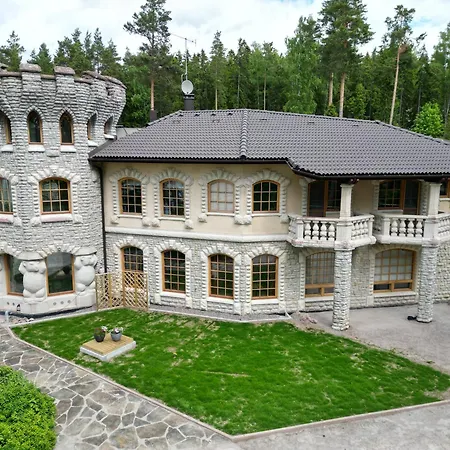 Pinecrest - Castle Style Living On Seaside Villa *